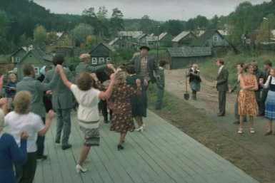 Сельский квиз: определите 5 фильмов СССР по кадру с деревней кадр из фильма &quotЛюбовь и голуби&quot (12+)