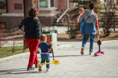 В многодетных и неполных семьях могут появиться бесплатные няни Дмитрий Осипчук, ИА PrimaMedia