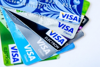 Россиянам объяснили, почему перестанут работать старые карты Visa и Mastercard Автор: Александр Ратников, ИА PrimaMedia