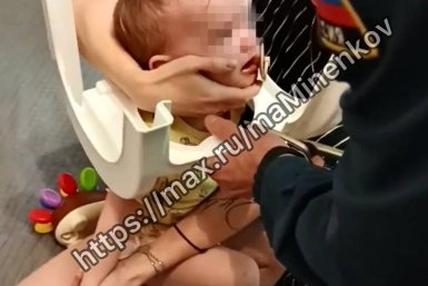 Застрявшую в стуле от детского горшка годовалую девочку спасли в Невинномысске Соцсети главы Невинномысска Михаила Миненкова