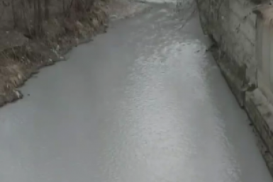 На помутневшую воду в реке Березовка пожаловались жители Кисловодска скриншот из видео О. Лебедева / телеграм-канал (18+) &quotМой Кисловодск&quot