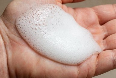 Мужу не надо, а мне пригодится: как применить в хозяйстве пену для бритья - даже просроченную ИИ GigaChat (18+)