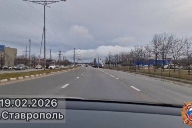 Сильный боковой ветер осложняет движение в Ставрополе пресс-служба Госавтоинспекции Ставрополья