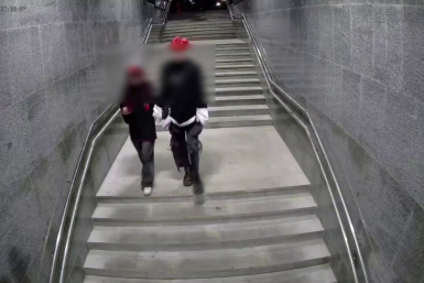 Парень и девушка повредили две камеры видеонаблюдения в переходе в Ставрополе