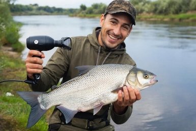 Взял на рыбалку обычный фен и соду: мужики смеялись, пока не увидели мой улов к обеду ИИ Kandinsky (18+)