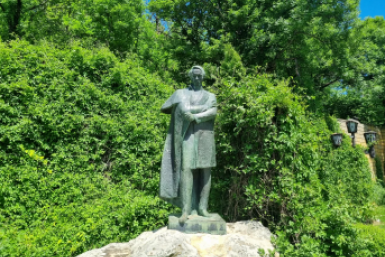 Памятник М.Ю. Лермонтову в Лермонтовском сквере Железноводска Дениска, Яндекс.Карты (6+)