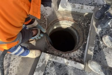 Тряпки, салфетки, бетон: канализационная история неделю длится в Ессентуках соцсети Владимира Крутникова