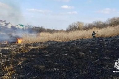 Пожар ликвидировали на площади в семь гектаров с помощью авиасистем в Ставрополе пресс-служба МЧС Ставропольского края