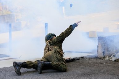 Не пугаться учений с холостыми боеприпасами попросили 20 марта ставропольцев Тематическое фото, Евгений  Кулешов, ИА PrimaMedia.ru