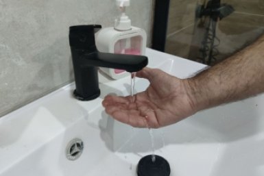 Три школы переводят на дистант из-за массового отключения воды в Михайловске ИА Stavropol.Media