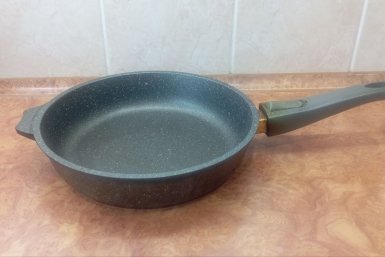 Добавила 2 ложки в кипяток - и черная корка нагара сползла со сковороды сама фото автора