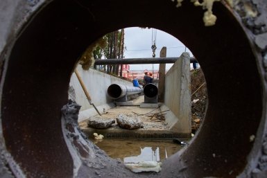 На озеро из-за порыва водопровода пожаловались жители Железноводска министру ЖКХ Осипчук Д. В., ИА PrimaMedia.ru