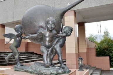 Памятник клизме в Железноводске Санаторно-курортный комплекс &quotМашук Аква-Терм&quot