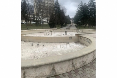 В Пятигорске обновляют светомузыкальный фонтан на улице Коста Хетагурова Пресс-служба администрации Пятигорска