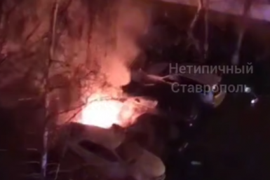 Мужчина пострадал в сгоревшем автомобиле на проспекте Юности в Ставрополе