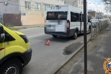Ставропольчанка упала и ударилась головой из-за резкого торможения маршрутки