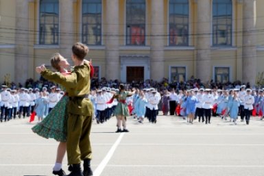 Память, которую несут поколения: в Ставрополе прошёл Парад Победы