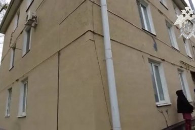 Прокуратура и СК проводят проверку из-за разрушающегося дома в Невинномысске