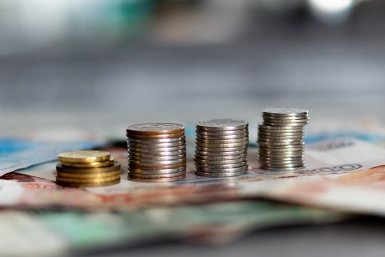 Рубль на пике: почему доллар дешевеет и чем это грозит российской экономике