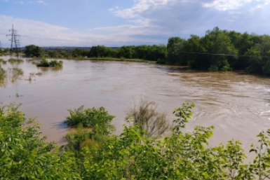 Уровень воды в реке Калаус вблизи Светлограда пошёл на спад