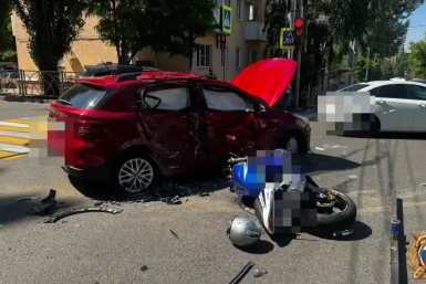 Женщина-водитель на красной иномарке сбила насмерть мотоциклиста в Ставрополе