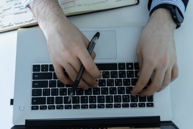 Ночная работа в России оплачивается на 20% выше