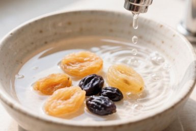 Горячая вода - в прошлом: Как промывать сухофрукты, чтобы удалить всю "гадость"