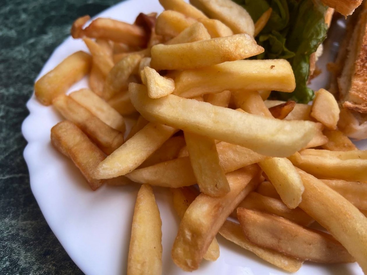 Добавляю при жарке — и жареная картошка всегда на высоте: румяная и хрустящая, как из лучших ресторанов мира фото автора