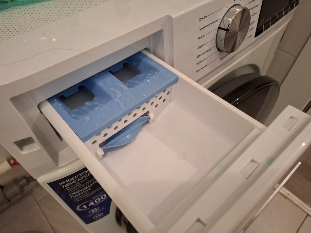 Машинке 15 лет, а лоток как новый: держу в растворе 2 часа — ни закаменевшего порошка, ни черной плесени ИА StavropolMedia