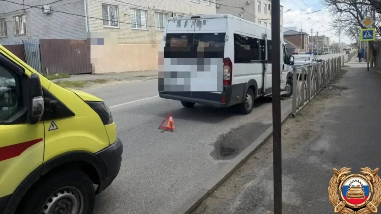 Ставропольчанка упала и ударилась головой из-за резкого торможения маршрутки Госавтоинспекция Ставрополья