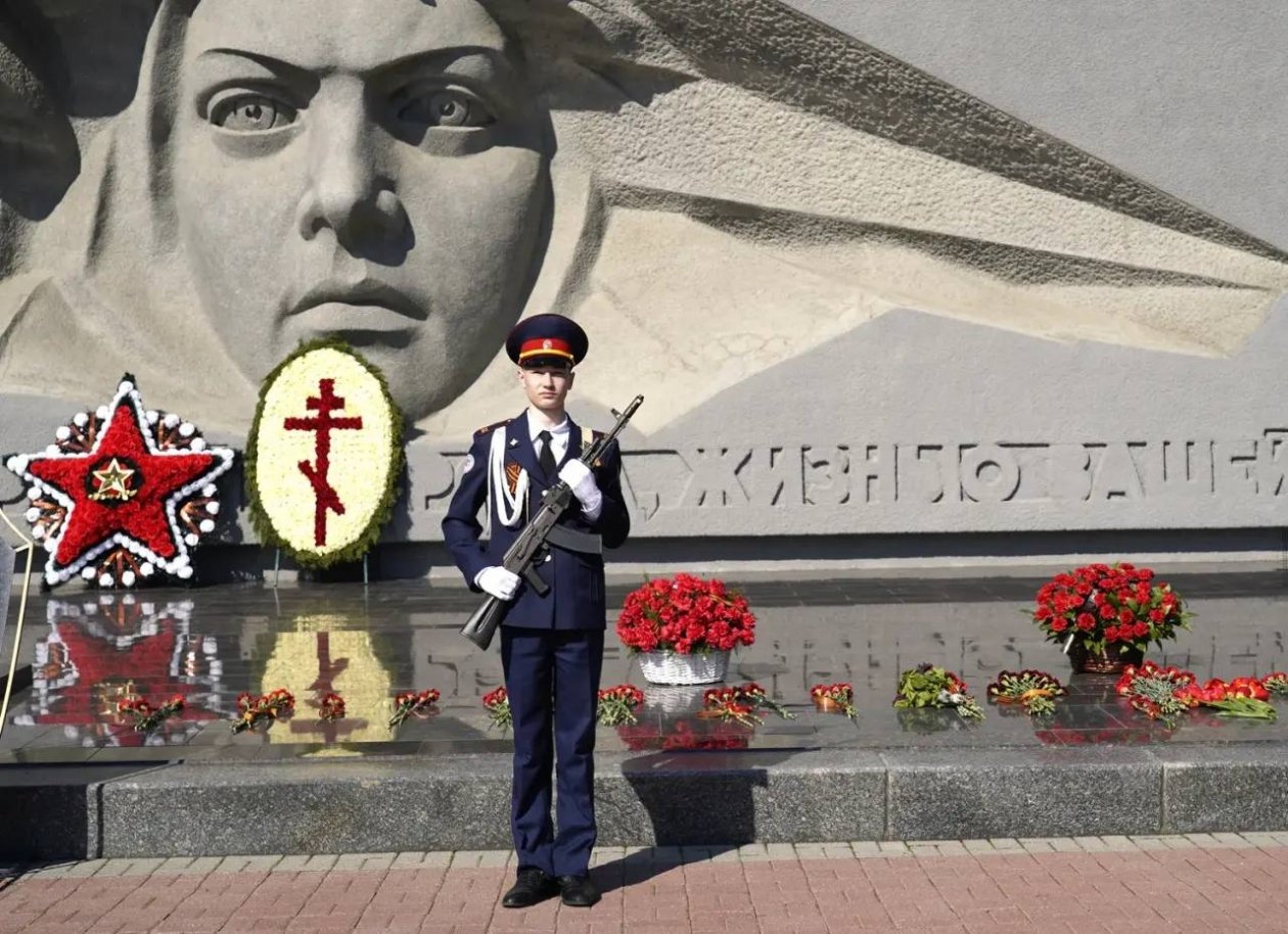 В Ставрополе у мемориала Вечная Слава почтили память героев, павших в годы ВОВ Соцсети губернатора Ставрополья Владимира Владимирова