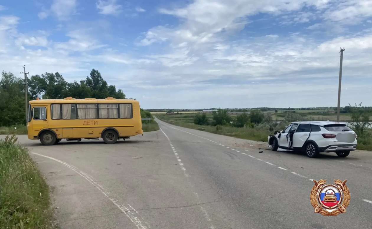 Школьный автобус попал в ДТП на трассе Ставрополья Госавтоинспекция Ставрополья