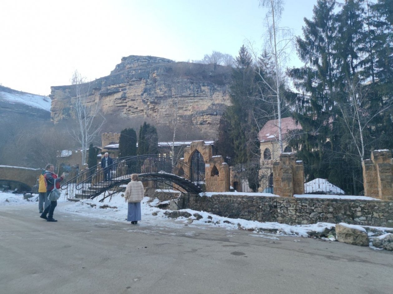 Скалу &quotЗамок&quot под Кисловодском официально переименовали в &quotЗамок коварства и любви&quot ИА Stavropol.Media