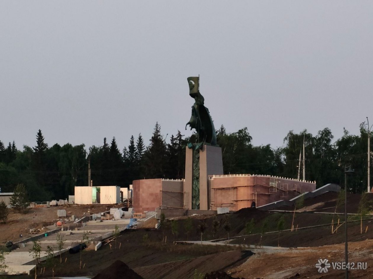 Памятник Невскому полмиллиарда рублей продолжают обсуждать горожане в Кемерове VSE42.Ru