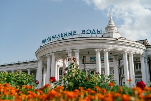 Фрески, арки и лепнина: топ-3 красивых исторических вокзалов Ставропольского края