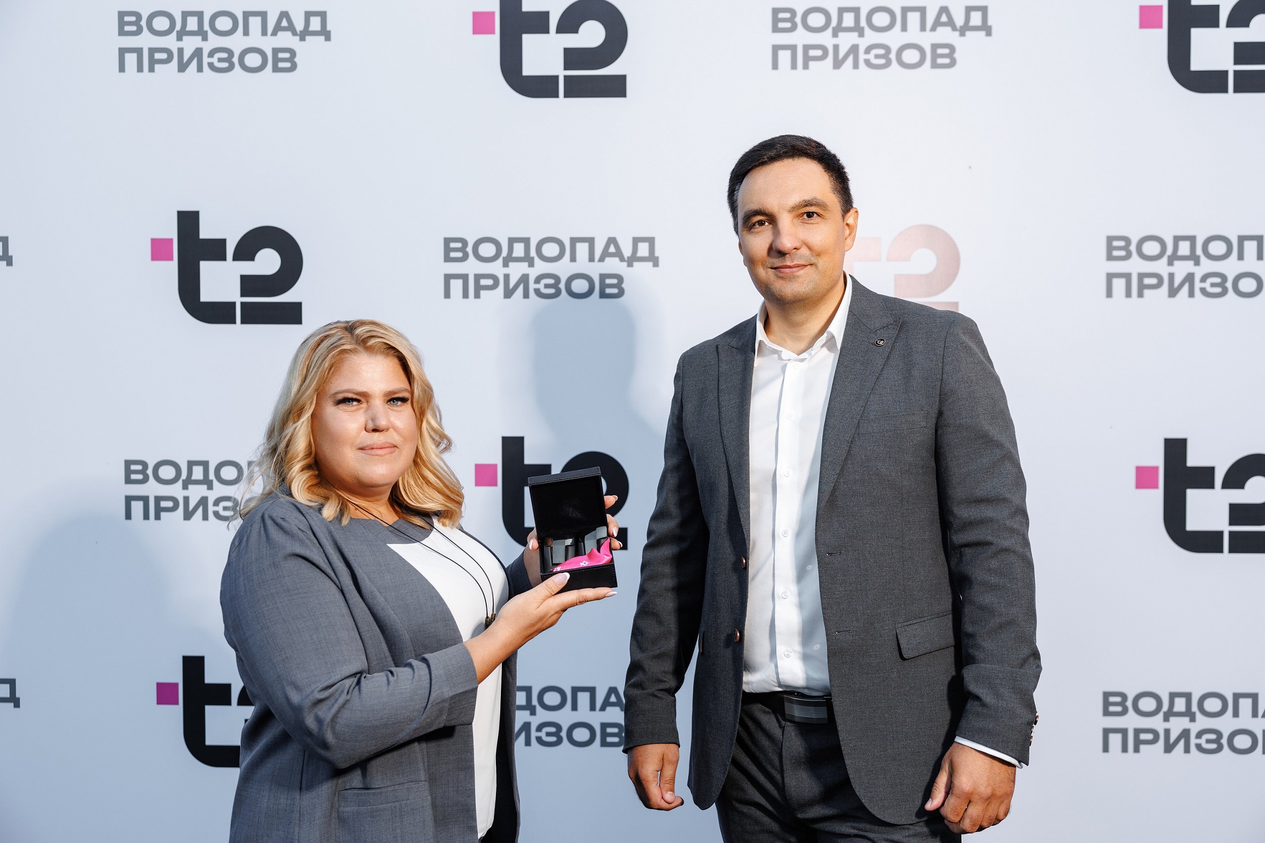 T2 вручил ключи от нового гибридного автомобиля жительнице Ставрополя