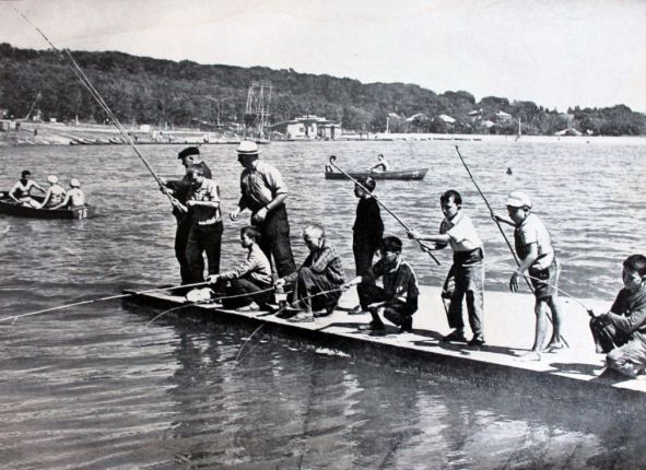 Рыбаки на Комсомольском пруду, конец 1960-х гг.